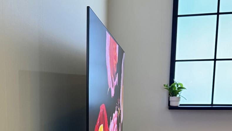 samsung oled s95d tv uses advanced glare free technology to prevent glare 3