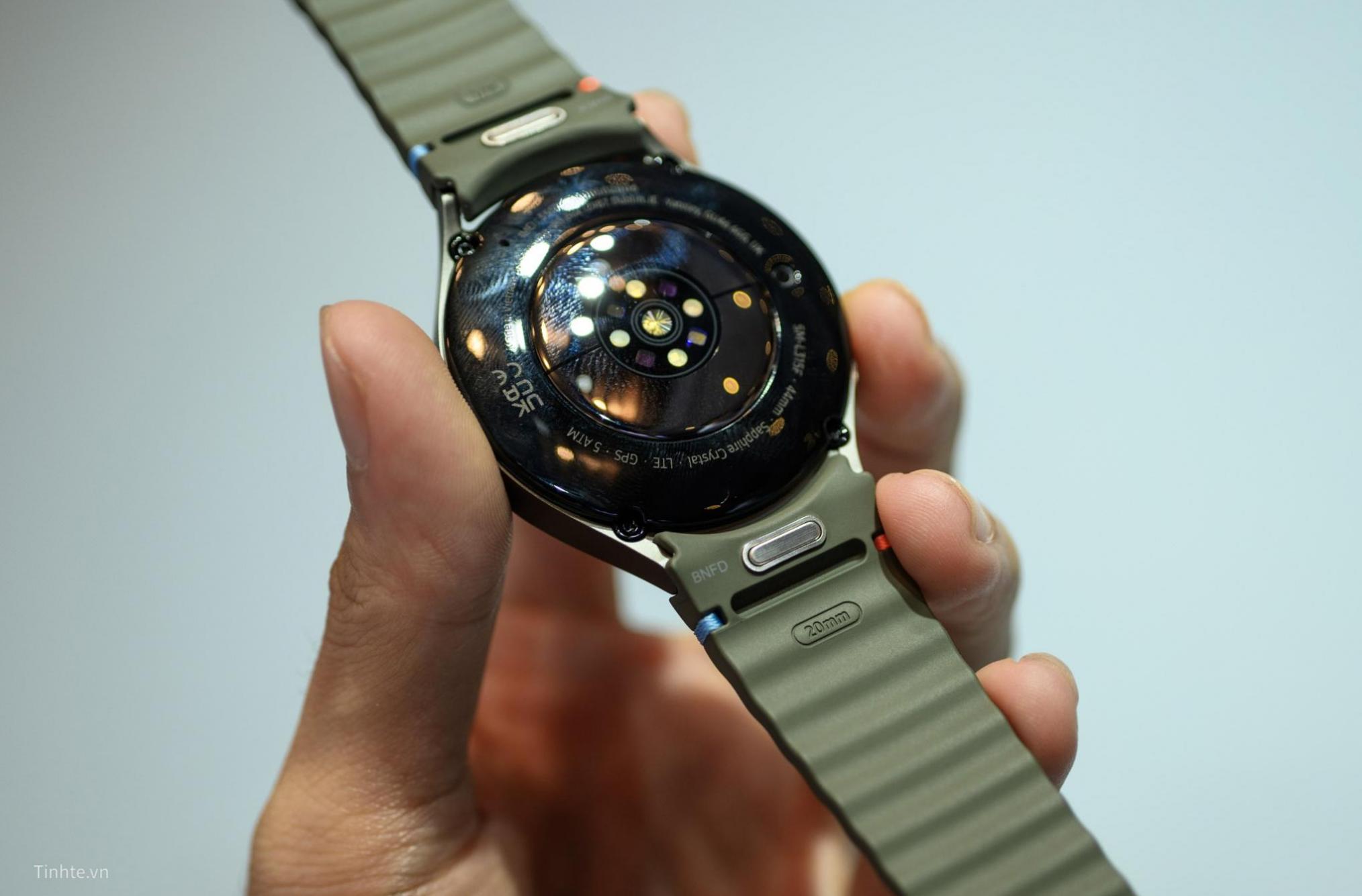 samsung galaxy watch ultra hands on and review 33