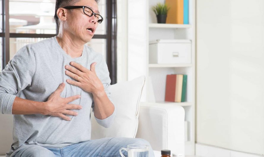 What are the signs and symptoms of fungal pneumonia?